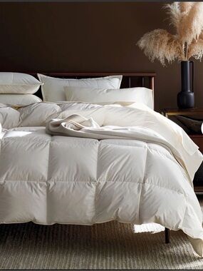 LaCrosse™
Premium Down Medium Warmth Comforter - Ivory, Full/Queen